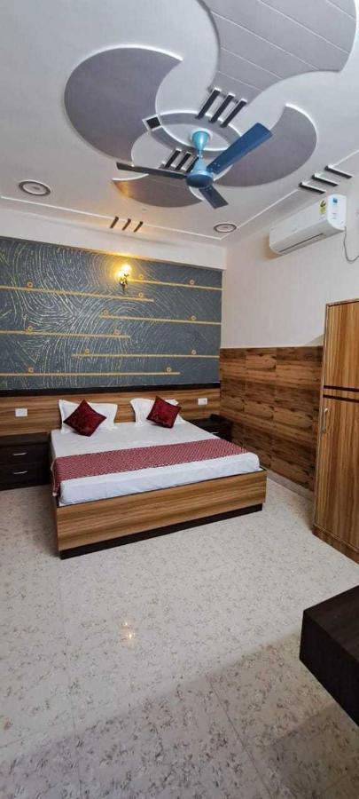 Oyo 81347 Amantran Hotel And Restaurant Kanpur Buitenkant foto
